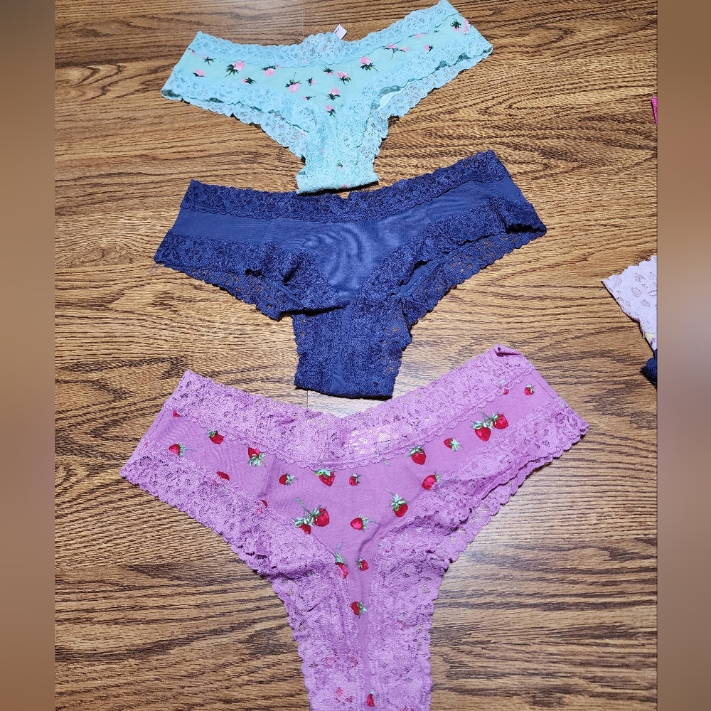 Victoria Secret Cheeky Lot Size Large